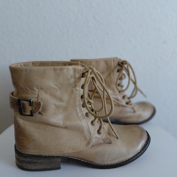 Mia Leather Boots - Picture 9 of 14